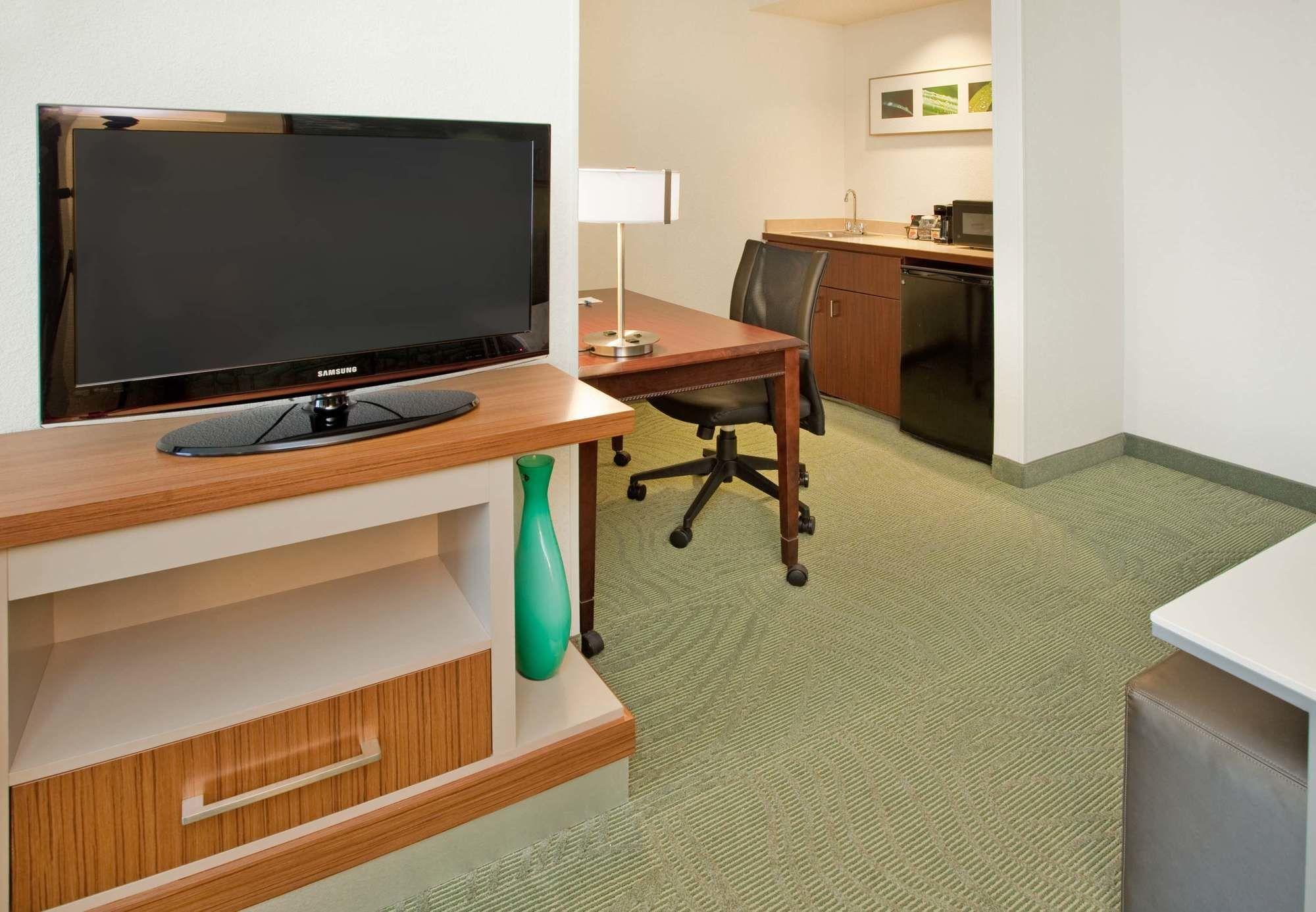 Hotel Springhill By Marriott Parmer/tech Ridge